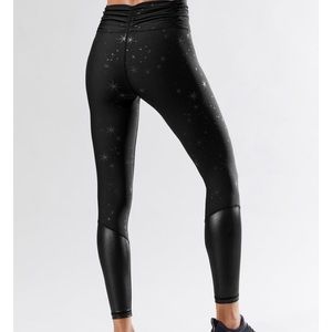 Carbon38 Echo Black Leggings